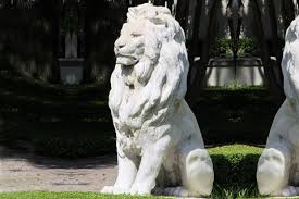 garden ornaments white lion statues