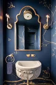 Gold bathroom decor ...