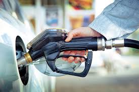 Mit einem 40 liter tank kann man so 4,40 € sparen, der tankzeitpunkt fällt bei benzinern stärker ins gewicht als bei fahrzeugen mit dieselantrieb. Billig Tanken Sprit Sparen So Geht S Durchblicker At