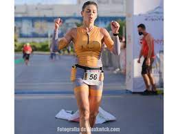 Egressa de Educação Física da UNIGRAN vence Meia Maratona no México