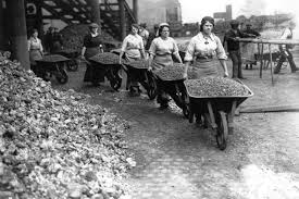 Resultado de imagen de mujeres trabajando en la primera guerra mundial