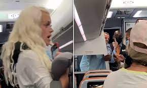 Ranting JetBlue passengers scuffles ...