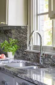 how to choose a kitchen sink to fit