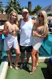 Here are some of the most important secrets to hosting a totally amazing pool party that will leave your. Claudia Fijal And Colleeen Mcginnisss Hosts Weekly Pool Party At Sapphire Pool And Dayclub In Las Vegas 06 12 2021 Hawtcelebs