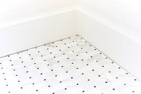 remove ceramic tile baseboard