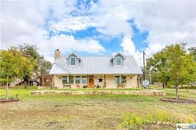 fredericksburg tx houses with land for