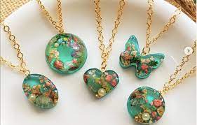 how to make resin jewelry in simple