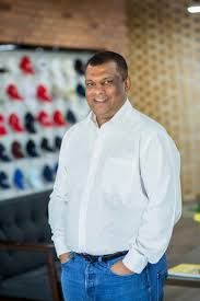 Tony fernandes bio/wiki, net worth, married 2018. 242 How Tony Fernandes Bought An Airline For Under 1 And Made It A Leading Carrier