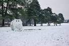 File:Copthorne golf course in West Sussex under snow.jpg ...