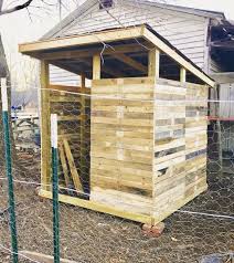 Build A En Coop From Pallet Wood