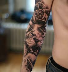 Otras zonas que suelen tatuarse los hombres son la zona del pecho y la espalda. Tatuajes De Rosas Para Hombre Impresionantes 372 Fotos Tatuajes De Rosas Tatuajes Tatuajes Chiquitos