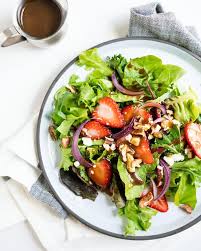 strawberry salad with balsamic