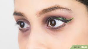 3 ways to apply gothic eye makeup