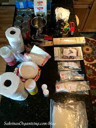 how to make an easy emergency kit for