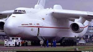 l antonov 225 le plus gros avion du