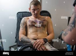 Intim tattoos männer -Fotos und -Bildmaterial in hoher Auflösung – Alamy