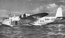 What is the difference between a seaplane and a flying boat?