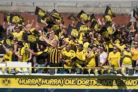 Borussia dortmund steht souverän im achtelfinale der europa league. Bvb Fans Borussia Dortmund Fans On Boat In Berlin On The Day Stock Photo Picture And Royalty Free Image Image 79043658