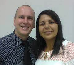 O casal de pastores Fabio Rebonatti e Flavia Salles Barros Rebonatti, ambos de 39 anos, coordenavam a Igreja Batista Independente, em Linhares. - Os-dois-facebook