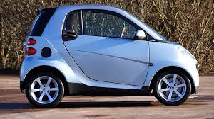 It takes about 3.5 quarts of oil, including the filter. 5 Reasons Why We Bought A Smart Car Jen Hayes