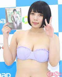 安位薫、19歳のHカップが弾ける新作「マイクロビキニは胸が綺麗に見えるので好き」 - GirlsNews