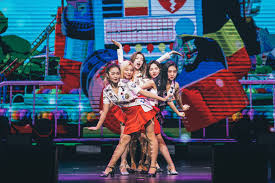 In honor of summer, power up flipped red velvet back to their bubblier, colorful red side. Cover Red Velvet Proves Popularity At Their First Ever Solo Concert In Singapore Hallyusg
