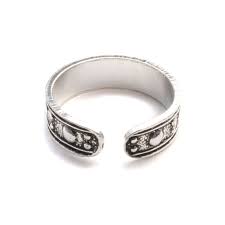 point toe ring made of genuine silver