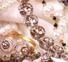 defining second hand luxury jewelry