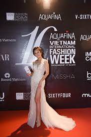 Quỳnh búp bê hội ngộ trên thảm đỏ ngày 2 Aquafina Tuần lễ thời trang quốc  tế Việt Nam Thu Đông 2019