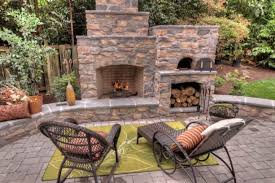 Outdoor Fireplace With Pizza Oven