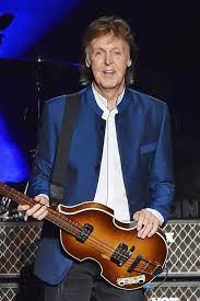 In september 1969, american college students published a series of articles in which they claimed that clues to mccartney's death could be found among the lyrics and artwork of the beatles' recordings. Paul Mccartney Starportrat News Bilder Gala De