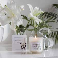 white clic flower candle magnolia