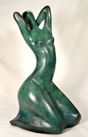Skulptur, Figur, Statue, kniende nackte Frau mit Händen hinter dem Kopf :  Amazon.de: Handmade Produkte