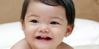 Ada yang awal, ada yang lambat. Bayi Tumbuh Gigi Tanda Tanda Mengenalpasti Bayi Sedang Tumbuh Gigi Theasianparent Malaysia
