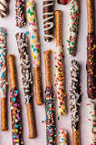 How long do pretzel rods dipped in chocolate last?