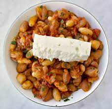 greek style beans with tomato sauce and