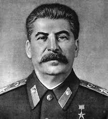 Learn about his younger years, his rise to power and his brutal reign that caused. Biografia De Stalin
