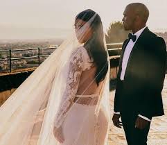 Kim kardashian and kanye west hold hands as they arrive in style at friend david grutman's wedding. If You Loved Kim Kardashian S Wedding Makeup You Re In For A Huge Treat About Her
