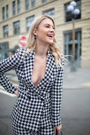 The Houndstooth Suit | Office Fashion | Whit Wanders