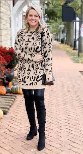 Suzanne is the queen of the layered look. What To Wear With Leather Leggings 20 Easy Outfits