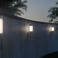 Kodiak Solar Wall Light