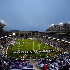 The tcu amphitheater at white river state park boasts 2,500 reserved seats under a covered artistic canopy and 3,500 general admission lawn seats for a total capacity of 6,000. Tcu Football To Open Stadium At 25 Capacity To Begin Season Frogs O War