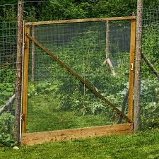 Because of the larger openings, it keeps predators from entering from below, but lets the. How To Make A Great Garden Fence Garden Fence Diy