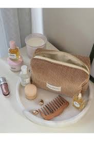 punchiess beige velvet makeup bag