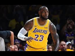 Лебро́н рэймон джеймс — американский баскетболист, играющий на позиции лёгкого и тяжёлого форварда. Lebron James Lakers Debut Full Game Highlights Youtube