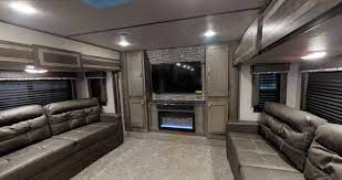 wide body front living 5th wheel