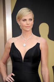 oscars 2016 charlize theron wears a us