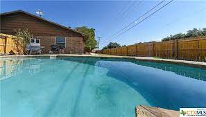 homes with a pool in killeen