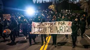 The family of daunte wright, 20, told a crowd that he was shot by police sunday and was later the dead man was named by relatives on the scene as daunte wright, 20, according to the star tribune. 7aampacgybohhm