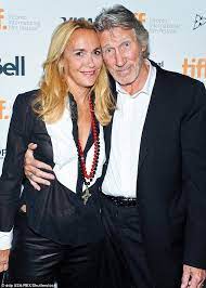 The musician is married to laurie durning, his starsign is virgo and he is now 77 years of age. Roger Waters Divorce Settlement Comes To A Halt As Wife Demands Watch Pink Floyd Members Pink Floyd More Pink Floyd